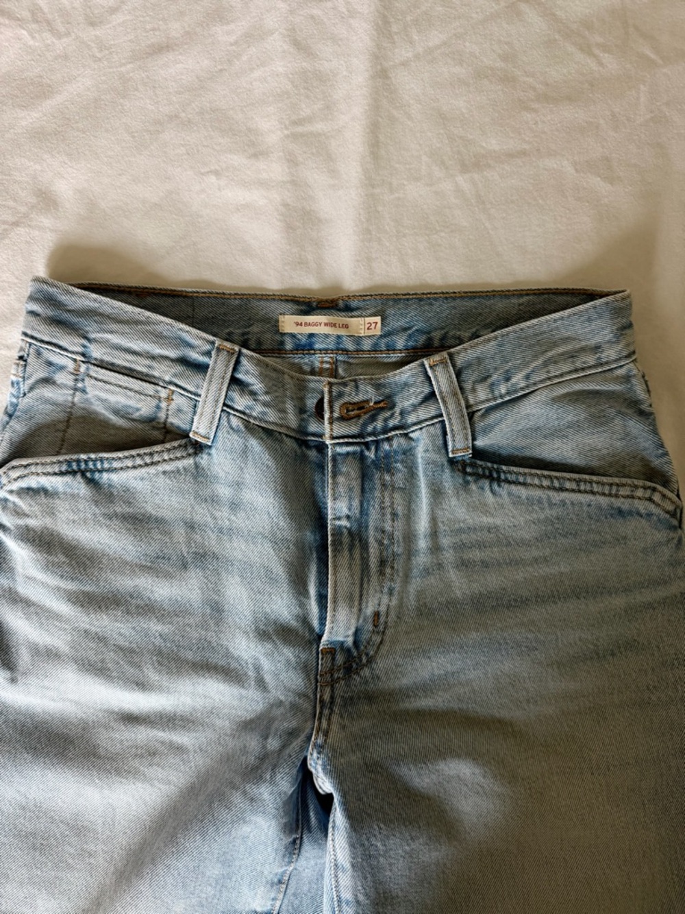 Levi's Women's 94 Baggy Wide Leg Jean - Picture 2 of 3